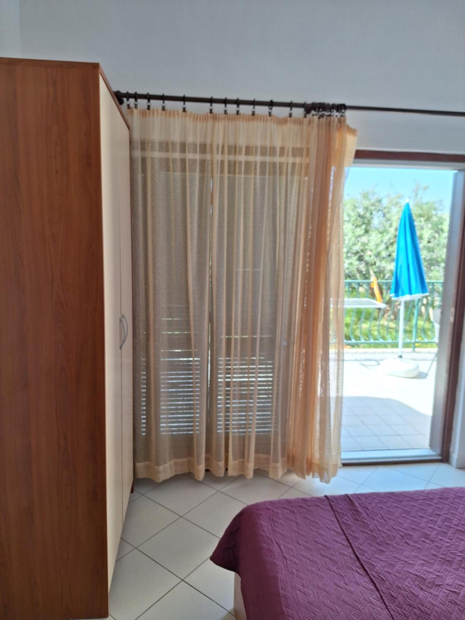 Ante Apartments Duce Bilik gambar