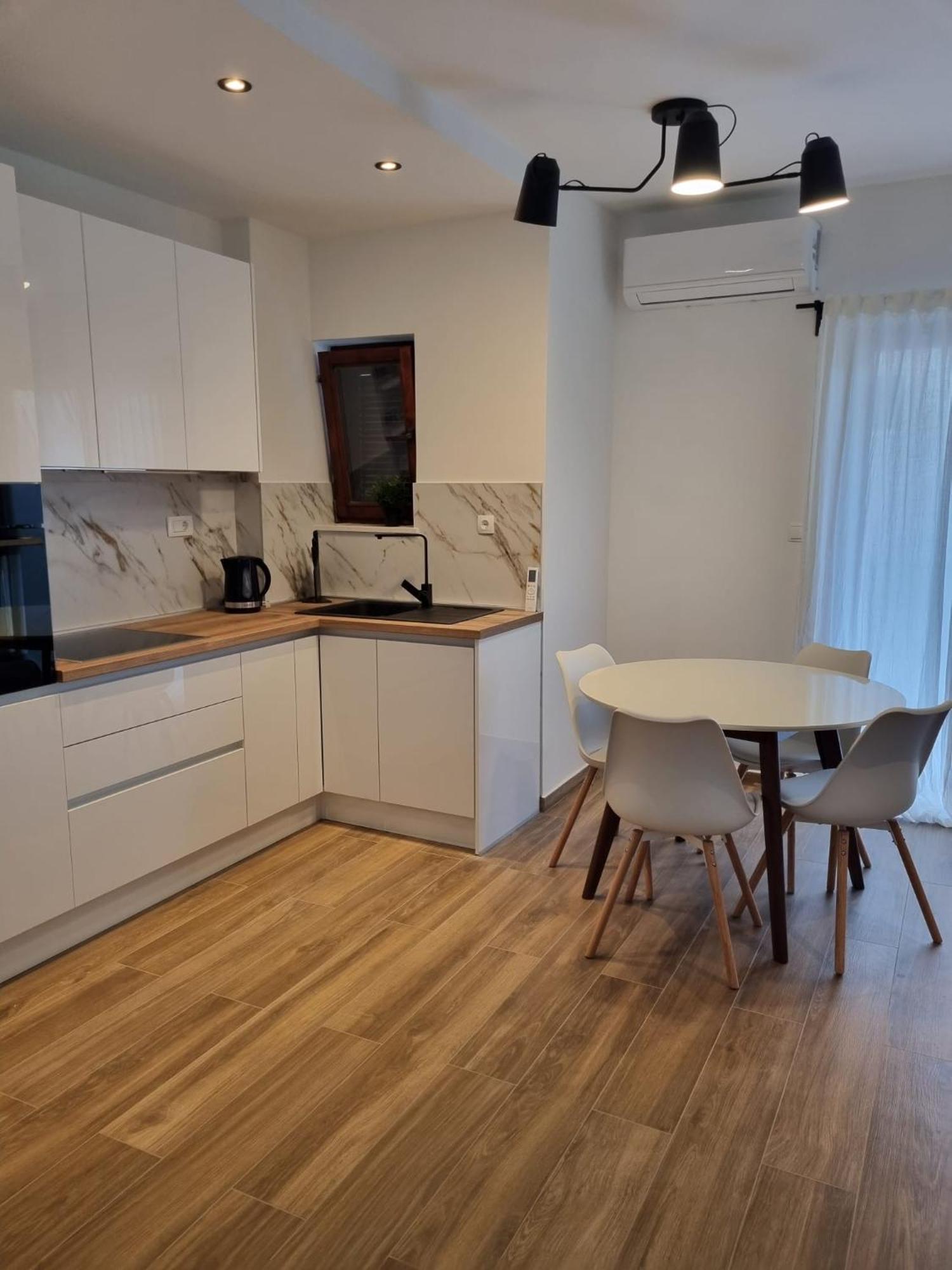 Ante Apartments Duce Bilik gambar